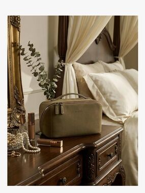 Olive Cosmetic Travel Case